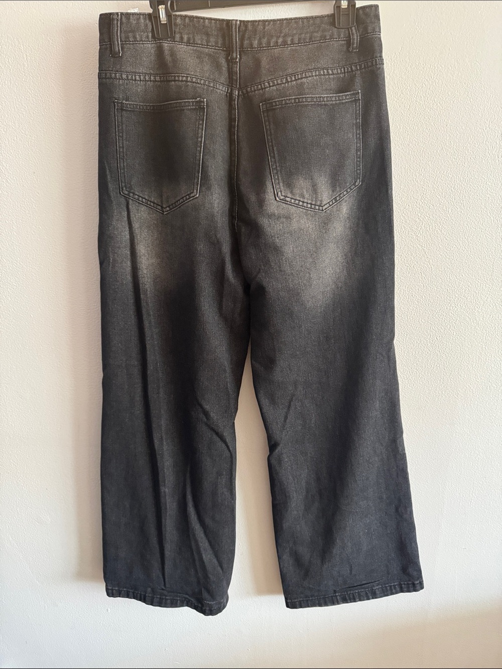 Forever 21 Black Men's Loose Fitting Street Style Washed Jeans size Medium - Picture 3 of 5
